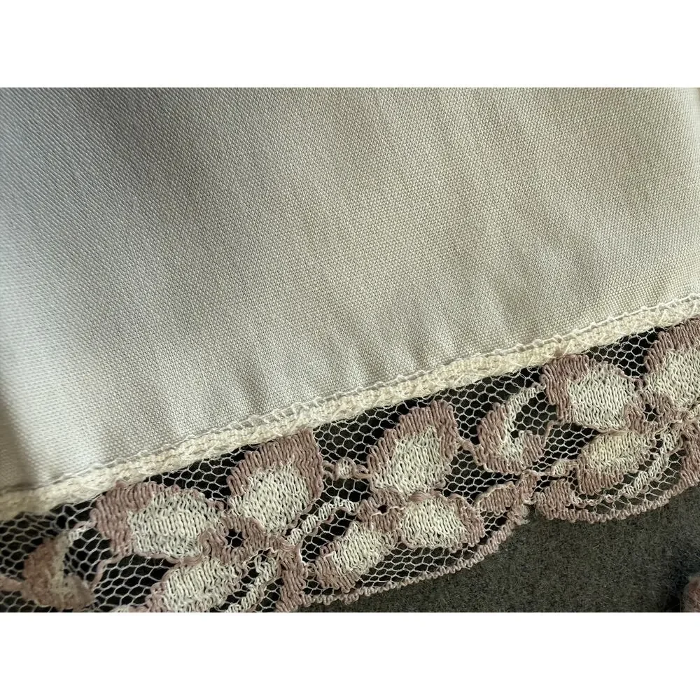 White Tablecloth 8 Napkins Pink Purple Lace Accent Handmade Vintage 83x65 Set